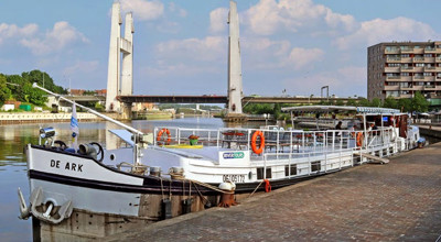 DE ARK Aan De Kaai
