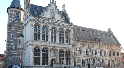 Stadhuis En Hal Zoutleeuw