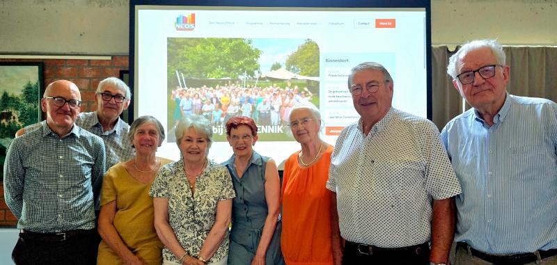 Foto bestuur na presentatie nieuwe website 12/6/25