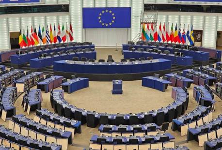 Afbeelding met overdekt, overheid, gebouw, Congreszaal

Door AI gegenereerde inhoud is mogelijk onjuist.