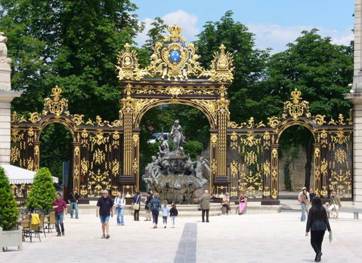 http://upload.wikimedia.org/wikipedia/commons/8/89/Nancy-place-stanislas-sued.jpg