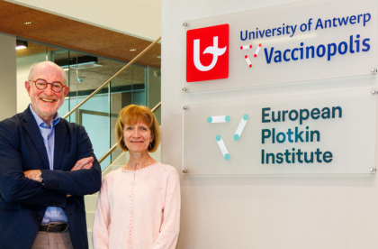 Prof. Pierre Van Damme en prof. Ilse De Coster van Vaccinopolis