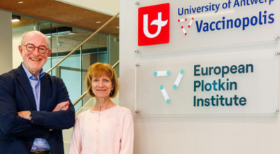 Prof. Pierre Van Damme en prof. Ilse De Coster van Vaccinopolis