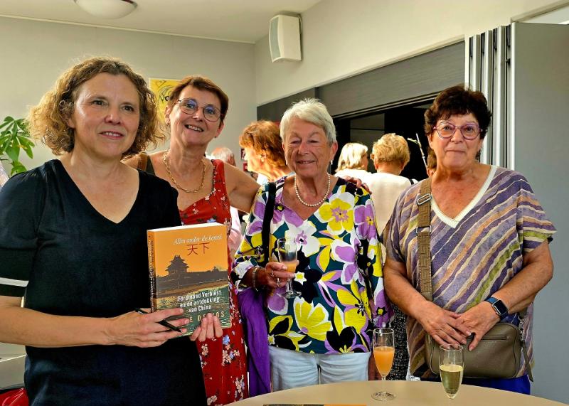 Veerle de Vos signeert boek na lezing 12/6/25
