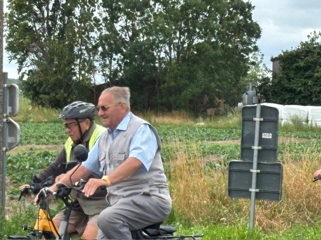 04B98927 1794 460E 9Bc3 Eb40eec76c38