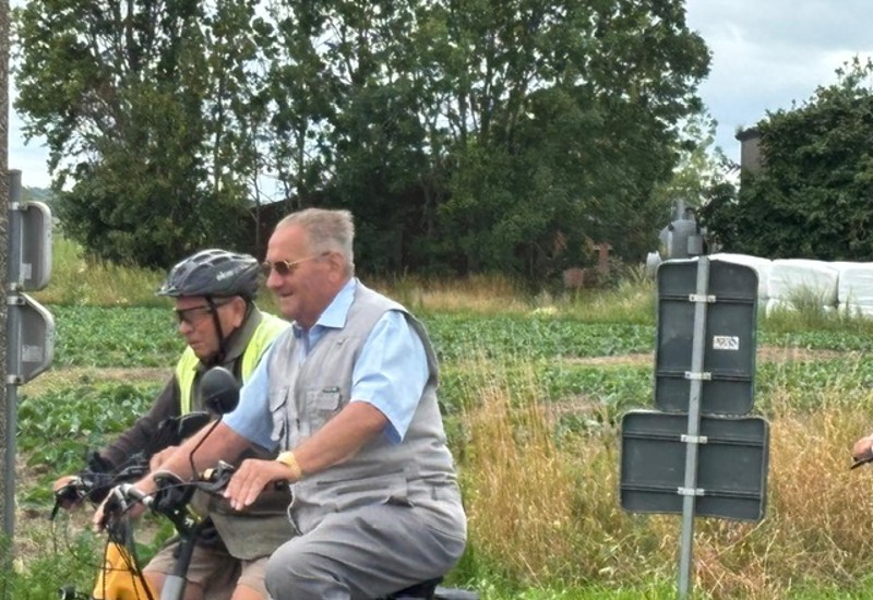 04B98927 1794 460E 9Bc3 Eb40eec76c38