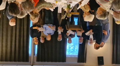 Voordracht met zang en sketches: